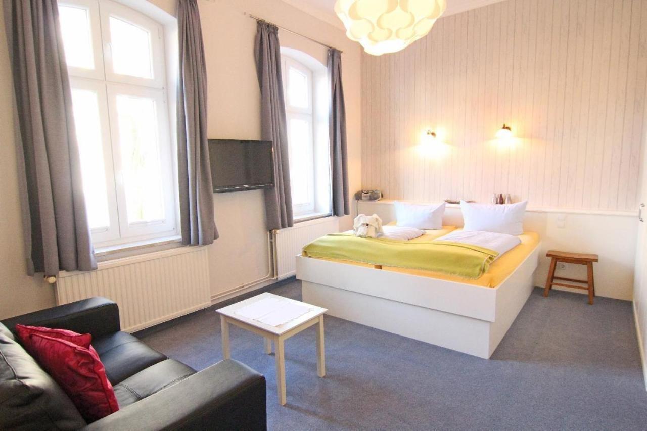 Kapitaenshaus-Lassen-Zimmer-Amistad Hotell Westerland Eksteriør bilde