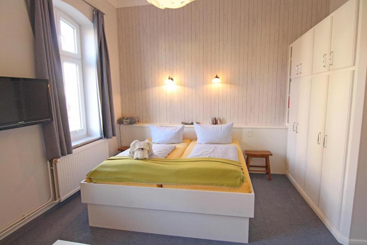 Kapitaenshaus-Lassen-Zimmer-Amistad Hotell Westerland Eksteriør bilde