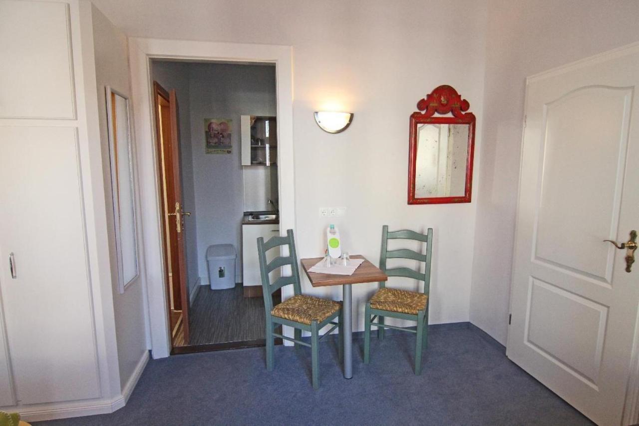 Kapitaenshaus-Lassen-Zimmer-Amistad Hotell Westerland Eksteriør bilde