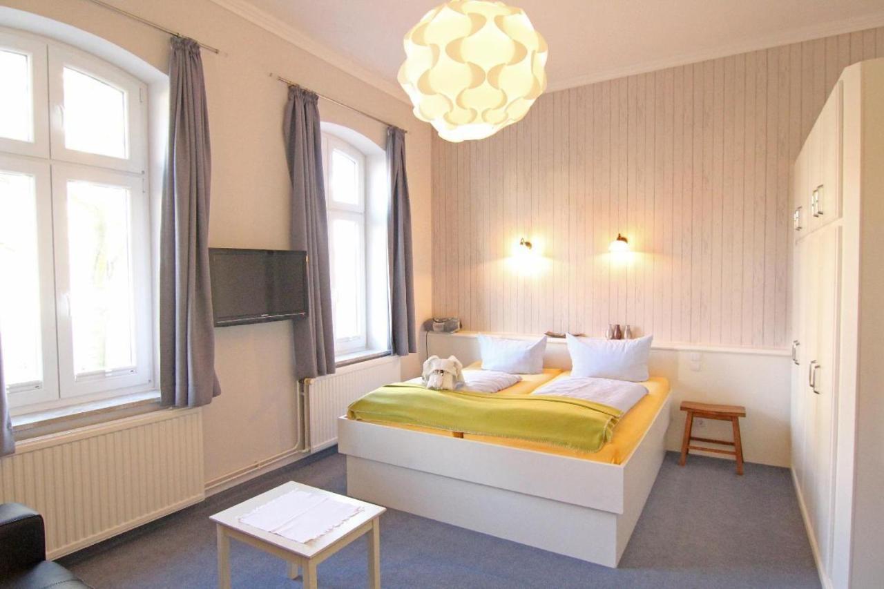Kapitaenshaus-Lassen-Zimmer-Amistad Hotell Westerland Eksteriør bilde
